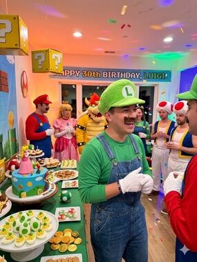 Nintendo Luigi Green Hat and White Gloves Party Set